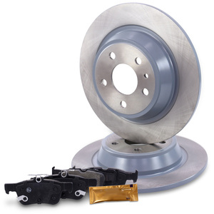 Disques de frein + plaquettes de frein essieu arrière